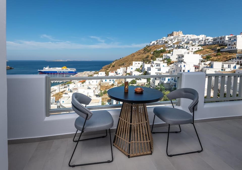 Day, View (from property/room), Balcony/Terrace, Balcony/Terrace, Seating area, Landmark view, Sea view