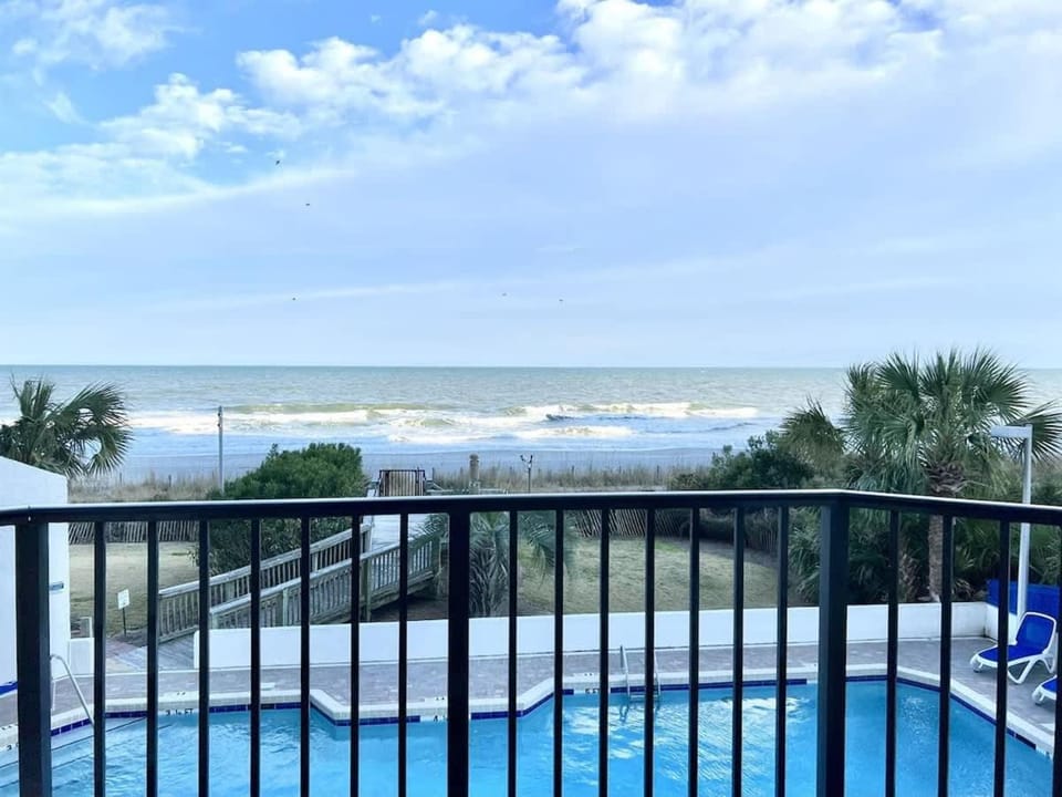 *FRESH & NEW OCEANFRONT*Pool*KING Bed*OMG VIEW*Approved Dogs*F22 House in Myrtle Beach
