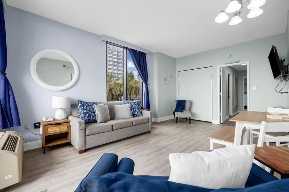 *FRESH NEW OCEANFRONT*Pool*KING Bed*OMG VIEW*Approved Dogs*F22-4 House in Myrtle Beach