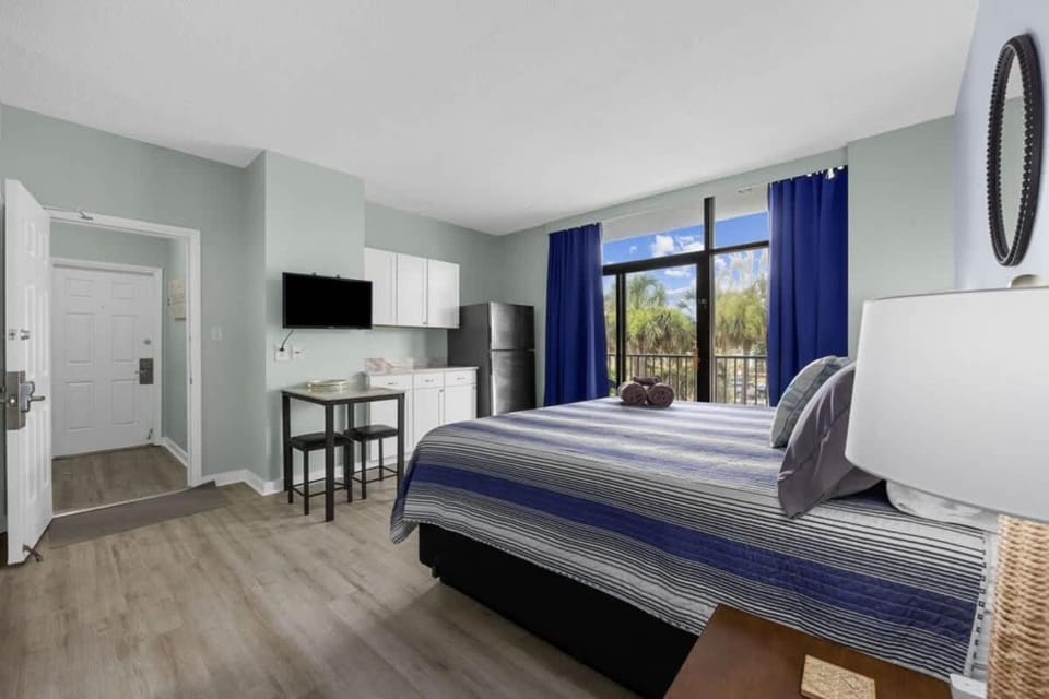 *FRESH NEW*OCEAN VIEW*Pool*KING Bed*Hot Tubs*Approved Dogs*F24 House in Myrtle Beach