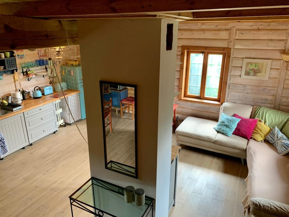 Kitchen or kitchenette, Living room