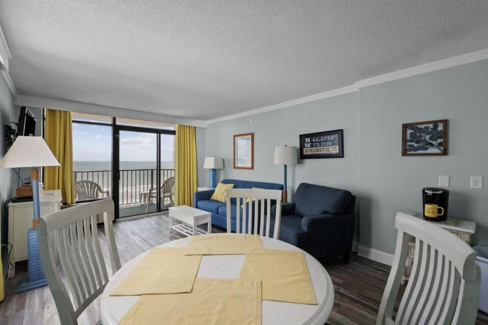 *OCEANFRONT FRESH RENO*KING Bed*Pool*Hot Tub*Approved Dogs*W54 House in Myrtle Beach