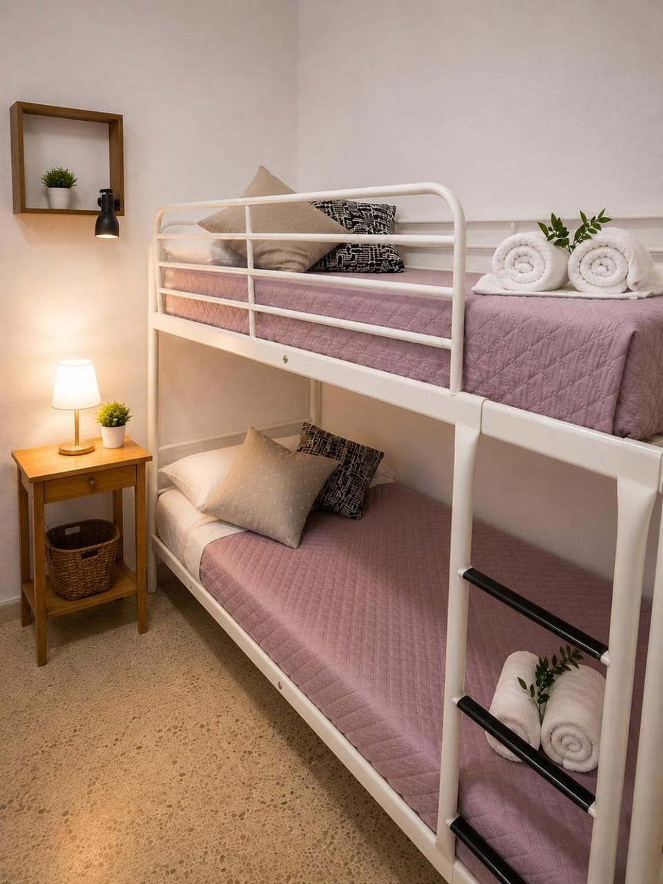 Bedroom, bunk bed