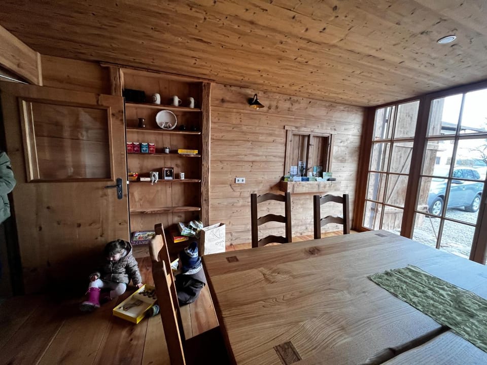 Game Room, Photo of the whole room