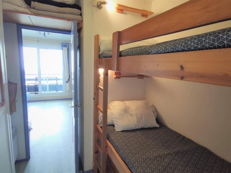 bunk bed