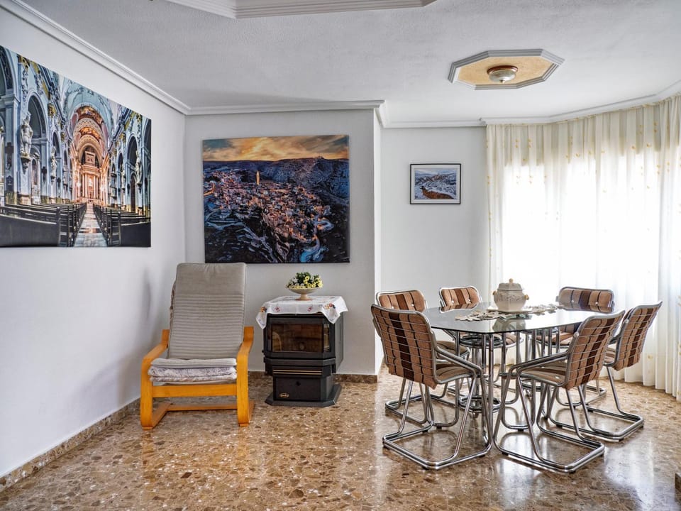 Living room, Photo of the whole room, air conditioner