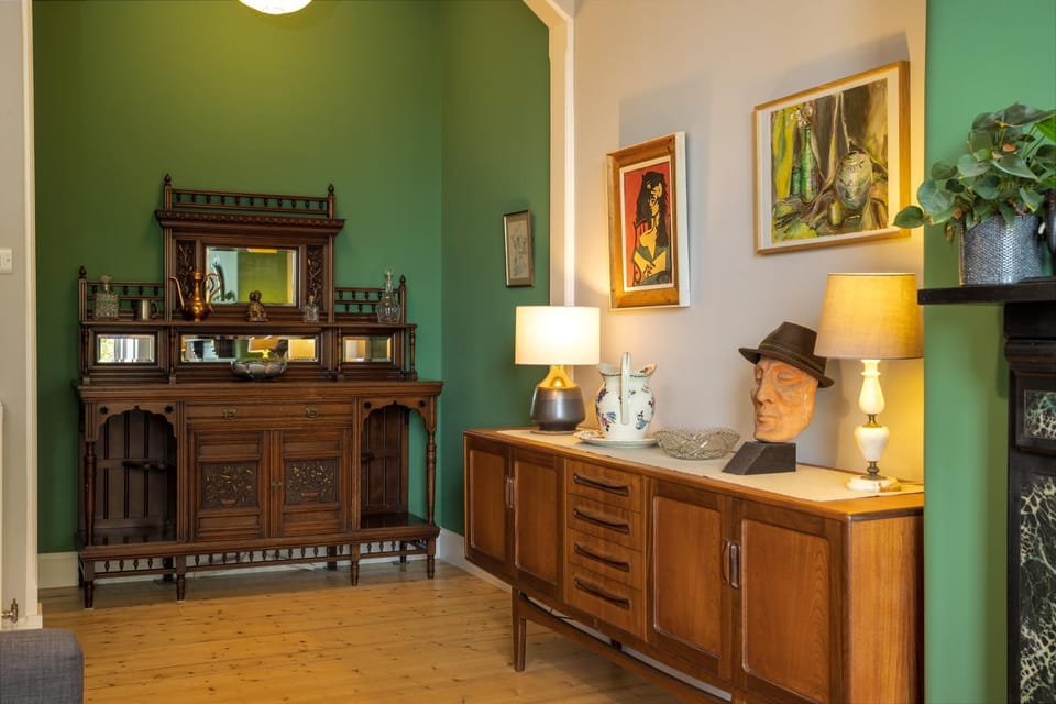 Newly renovated 1 Bedroom Apartment Near Charming Newhaven Apartment in Edinburgh