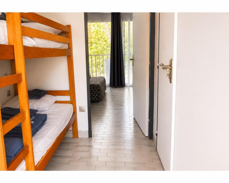 Charmant studio climatisé pinède 1 min de la mer Apartment in Sanary-sur-Mer