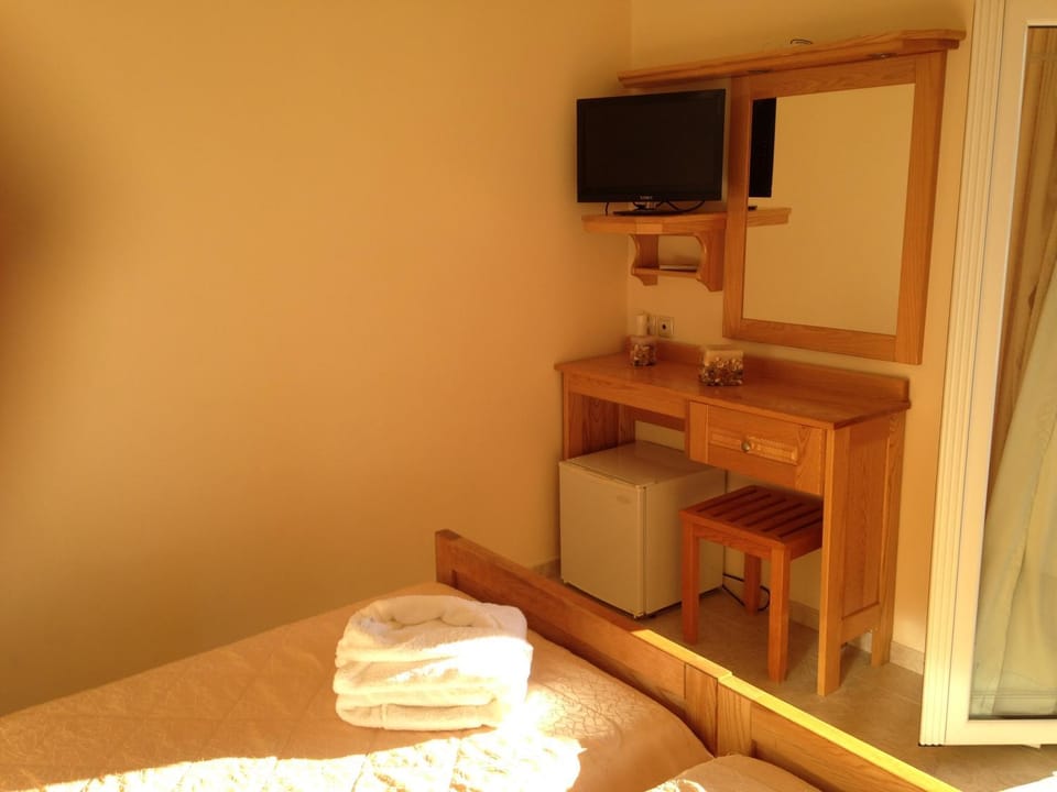 Bed, TV and multimedia