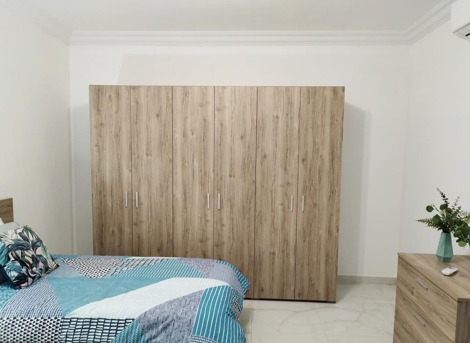 Photo of the whole room, wardrobe