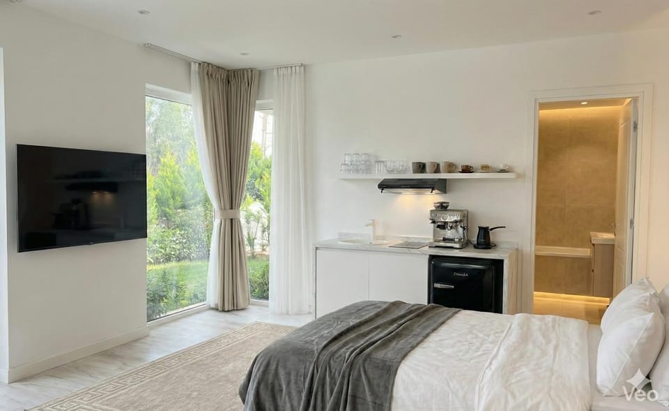 Coffee/tea facilities, stove