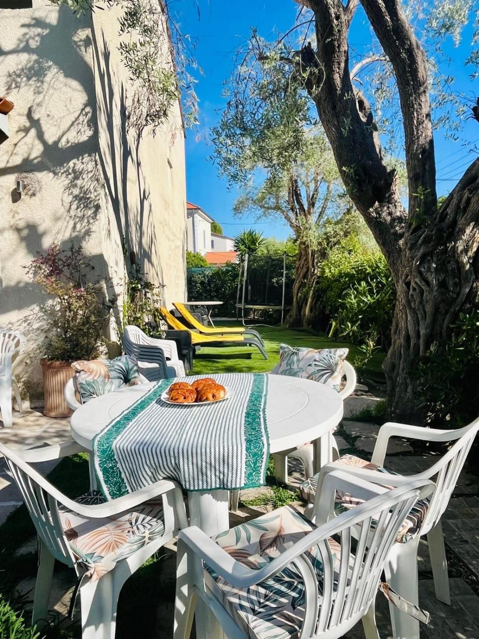 Patio, Garden view