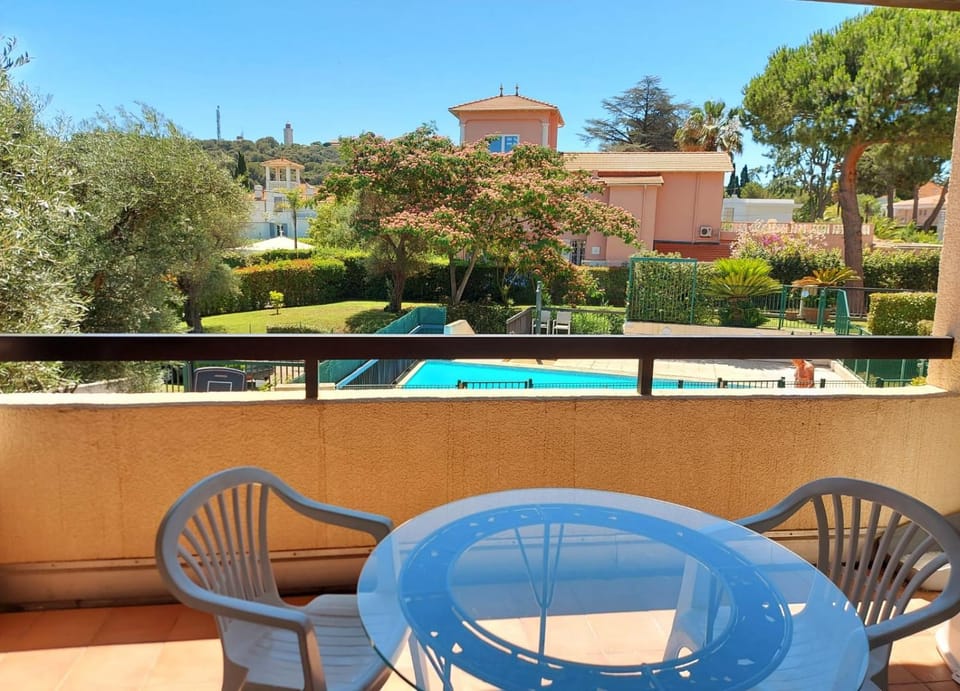 Balcony/Terrace, Garden view, Pool view