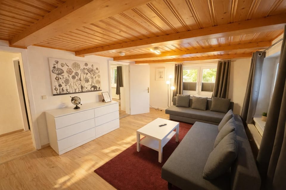 Communal lounge/ TV room, TV and multimedia, Living room