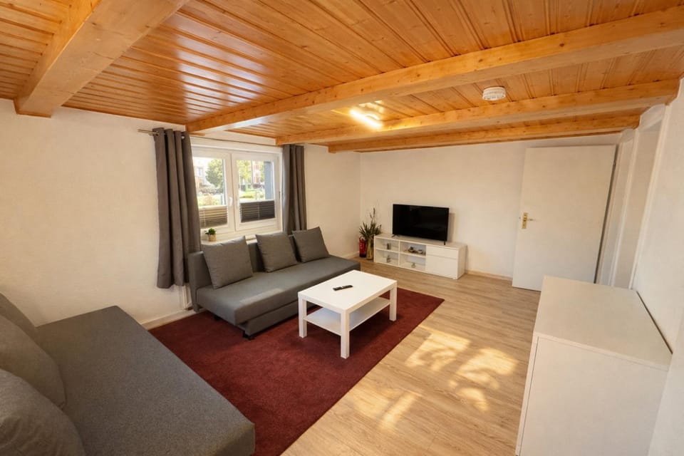 Communal lounge/ TV room, TV and multimedia, Living room