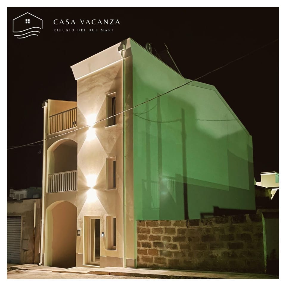 Property building, Facade/entrance, Property logo or sign