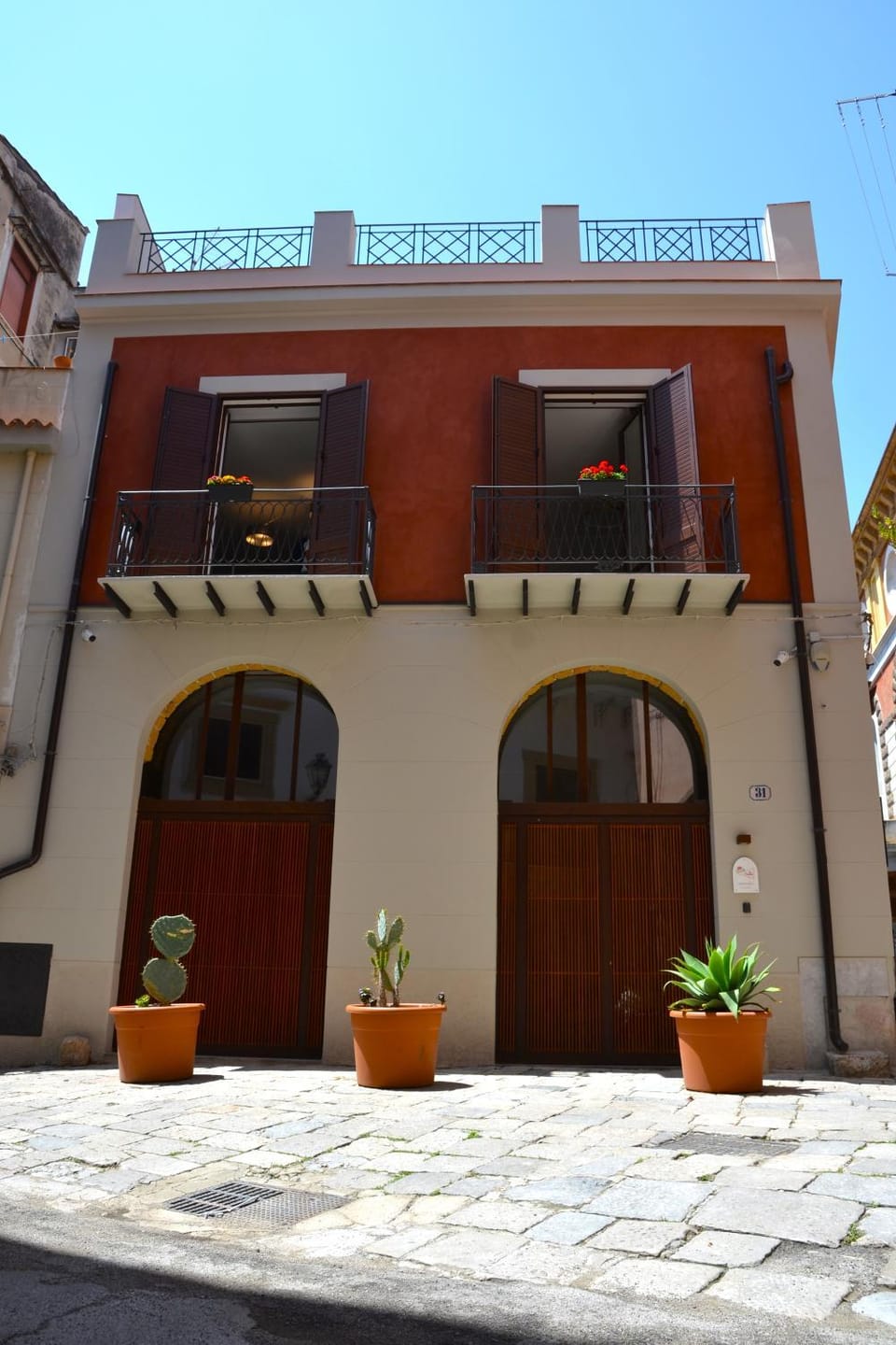 Property building, Facade/entrance