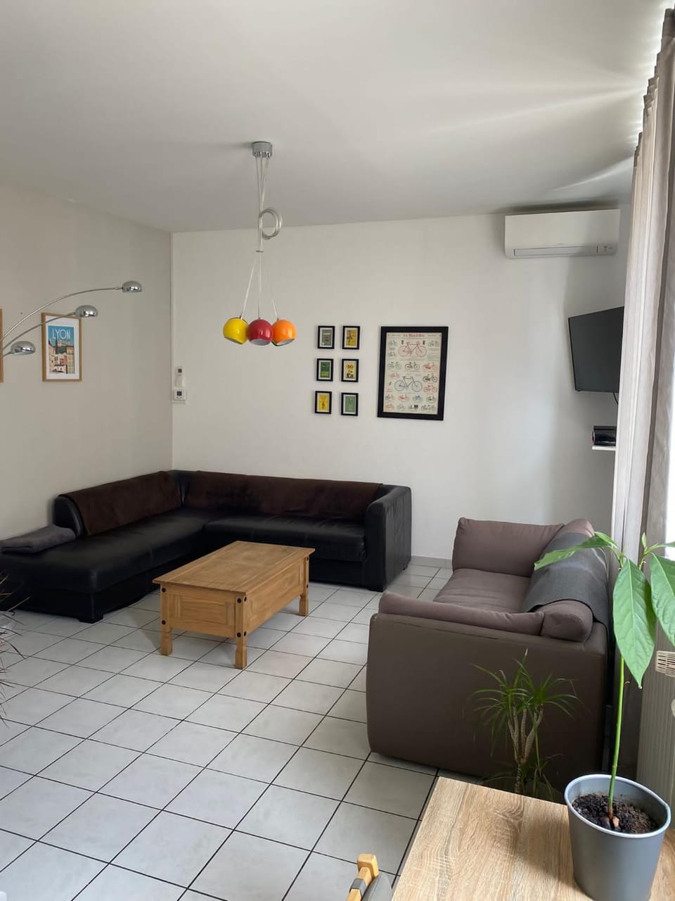 APPARTEMENT SPACIEUX Apartment in Provence-Alpes-Côte d'Azur