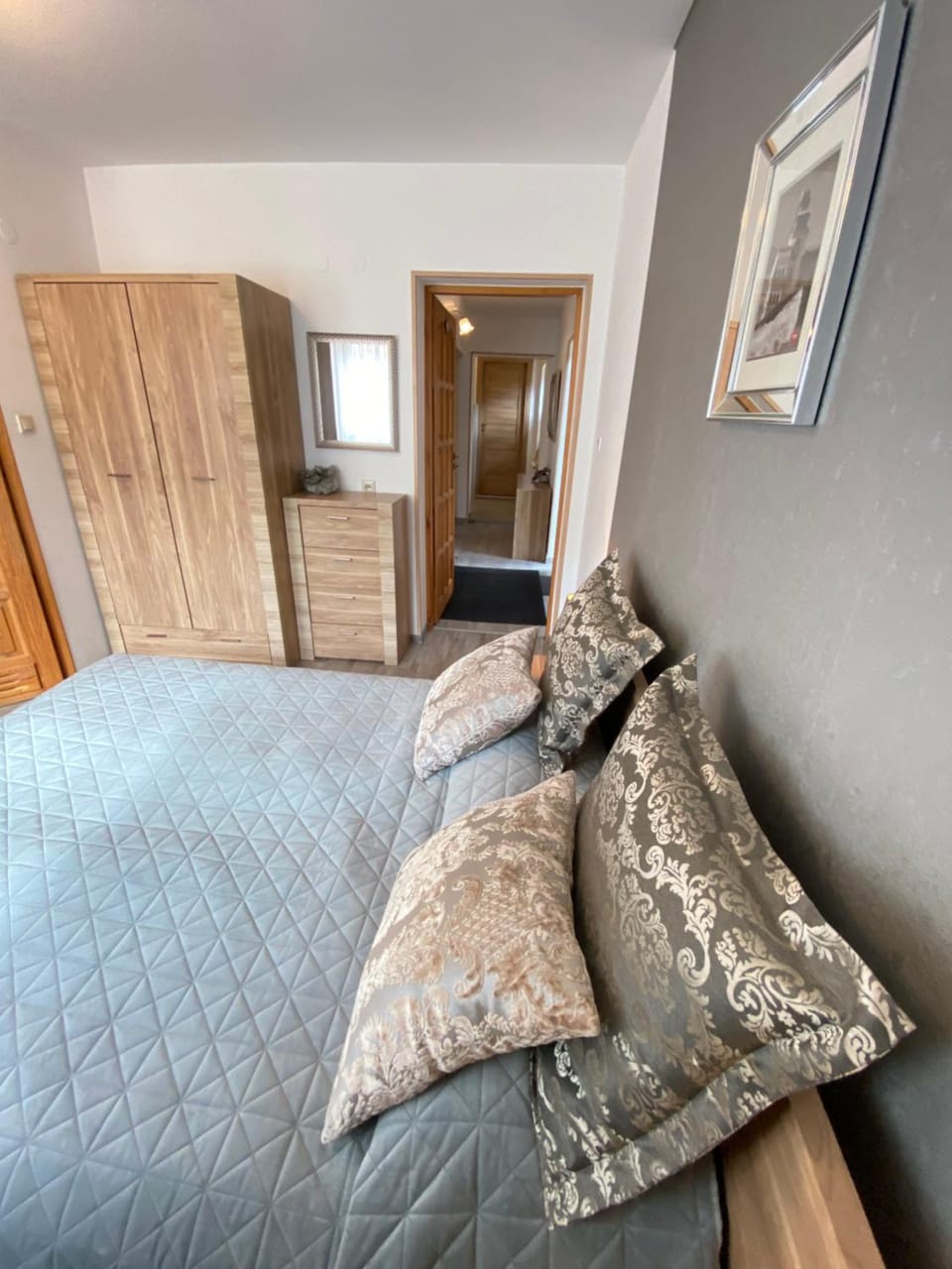 Bed, Photo of the whole room, Bedroom, wardrobe