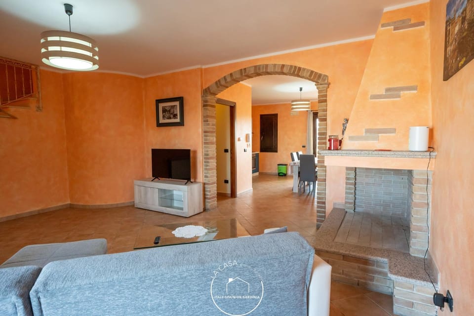 Communal lounge/ TV room