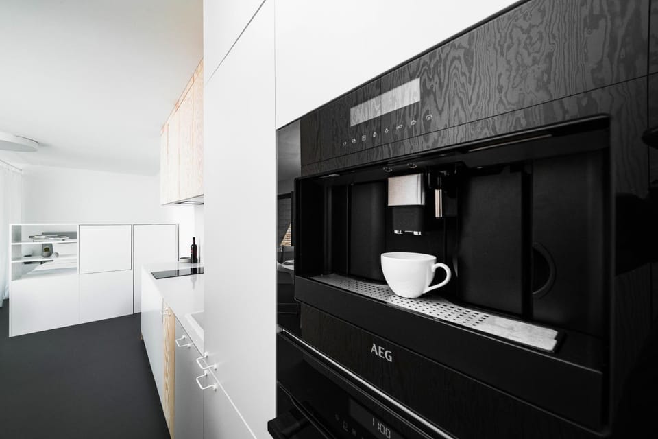 Coffee/tea facilities, Kitchen or kitchenette, microwave, oven