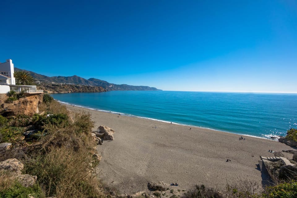 Nearby landmark, Beach
