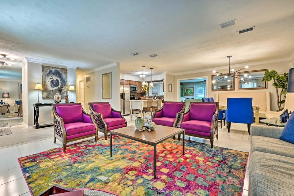 Game Room & Pool: Huge Lutz Family Retreat House in Lutz