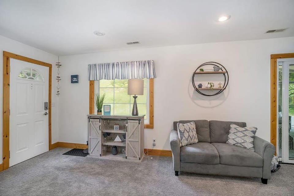 Tower Hill Cottage House in Sawyer