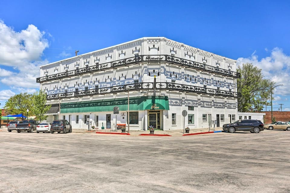Peaceful Chadron Apartment in Historic Hotel! Apartment in Nebraska