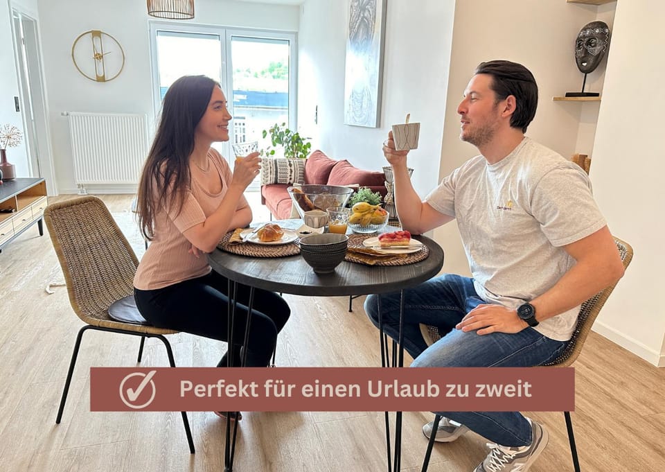 African-Style Apartment - stadtnah, Parkplatz, E-Ladestation für Auto & Fahrräder, Gitterbox für Fahrräder, Fitnessstudio Apartment in Koblenz