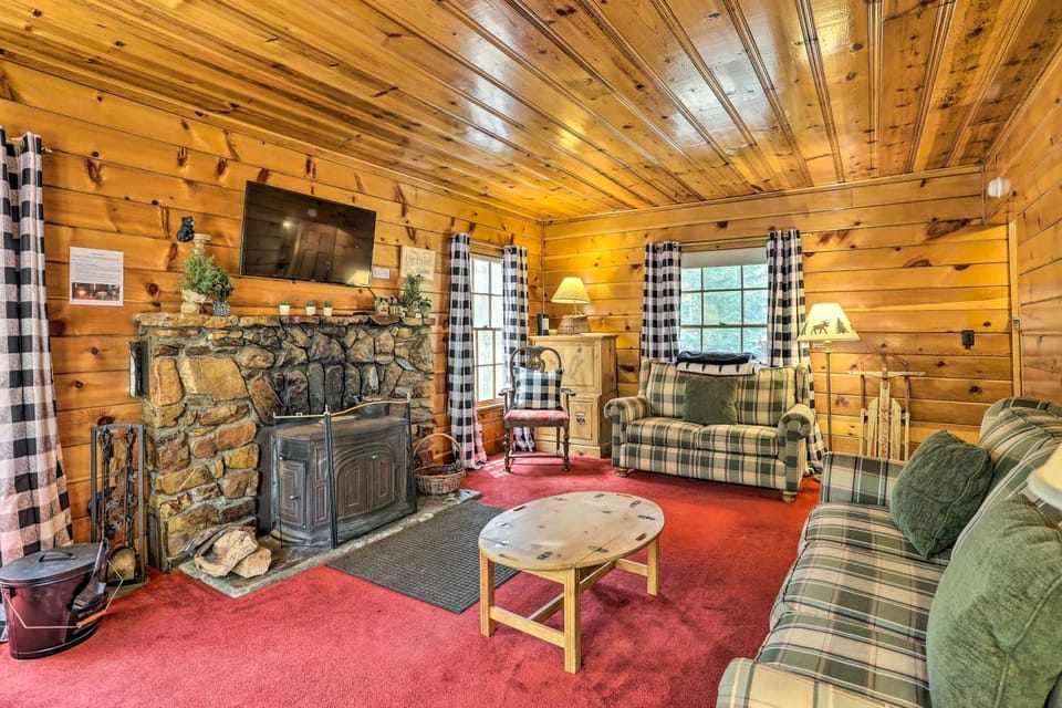 Big Bear Lake Cabin about 4 Mi Snow Summit Ski Resort Cabin in Big Bear