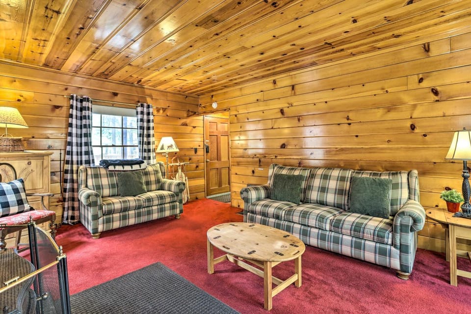 Big Bear Lake Cabin about 4 Mi Snow Summit Ski Resort Cabin in Big Bear