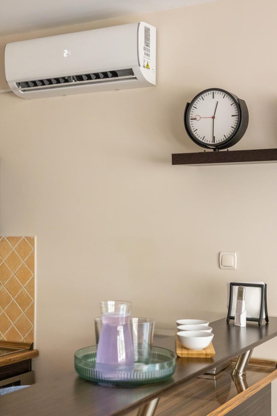 Living room, air conditioner