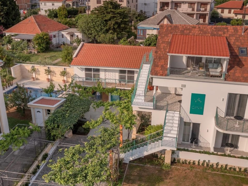 Property building, Day, Neighbourhood, Bird's eye view, Location