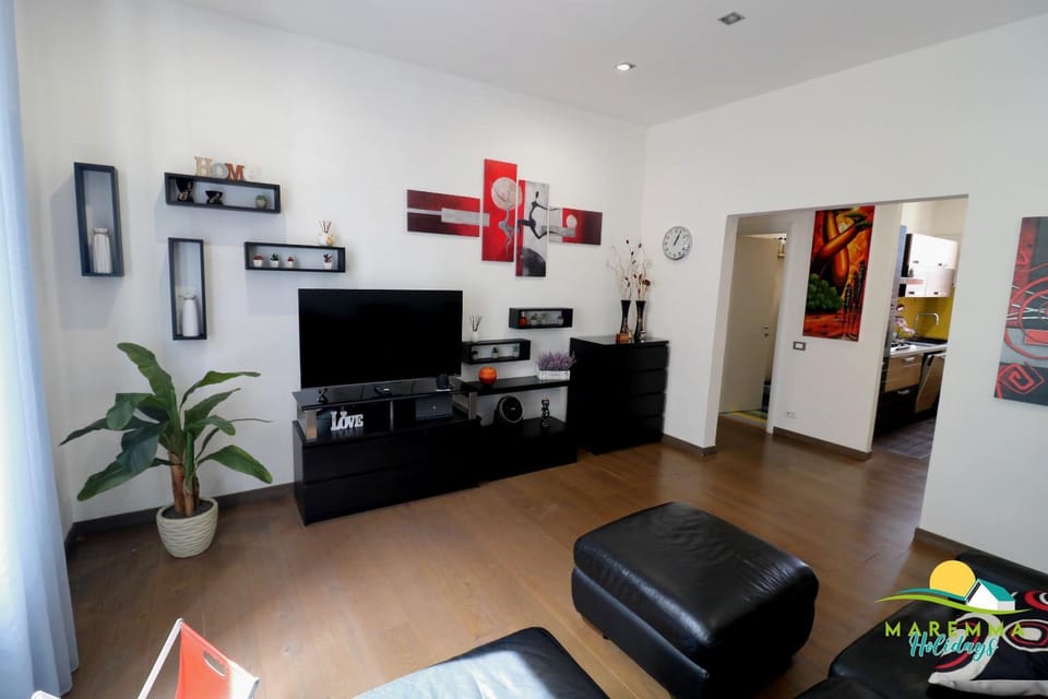 Communal lounge/ TV room, TV and multimedia, Living room