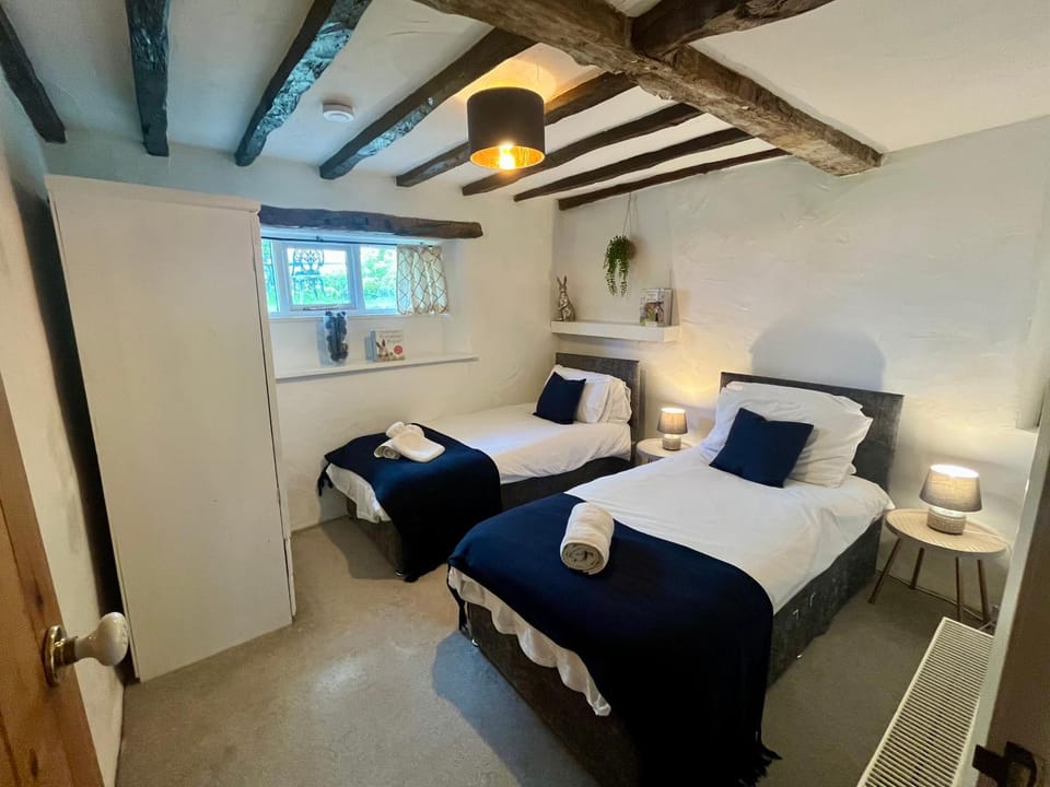 The Old Post Office, Cosy Grade II listed 2 bed apartment Windermere Apartment in England