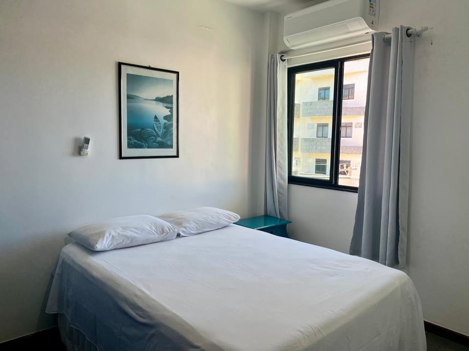 Bed, Photo of the whole room, Bedroom, air conditioner