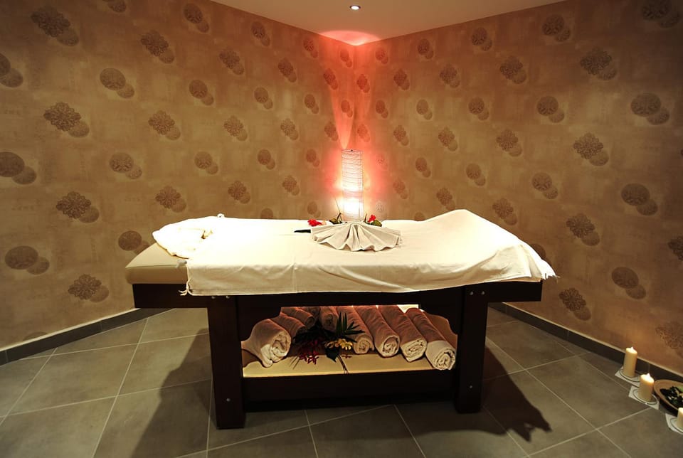 Massage, Spa and wellness centre/facilities, Spa and wellness centre/facilities