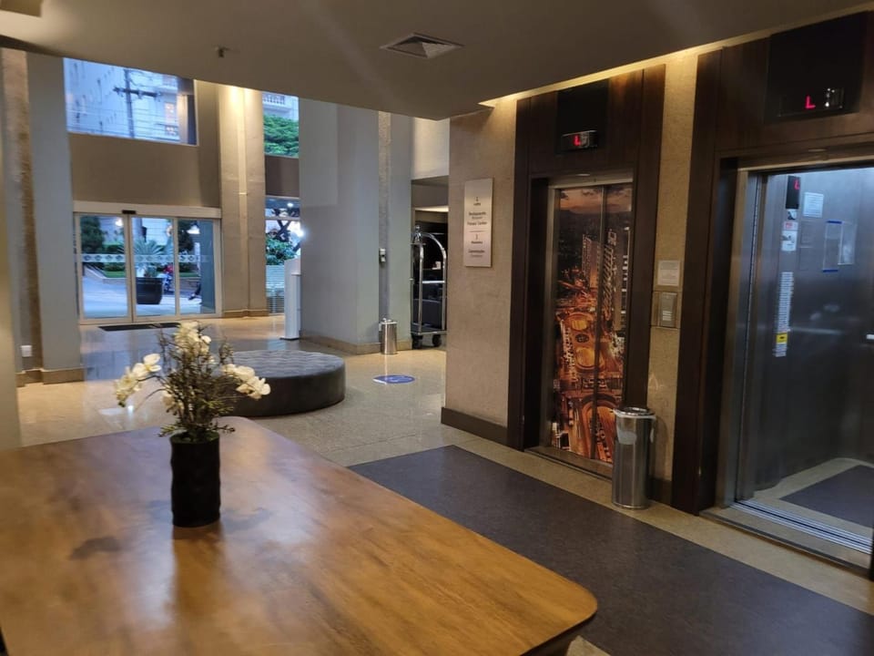 Elegant Flat Paulista Alameda Campinas Garagem , Pool, Ar Cod, Hotel in Sao Paulo City