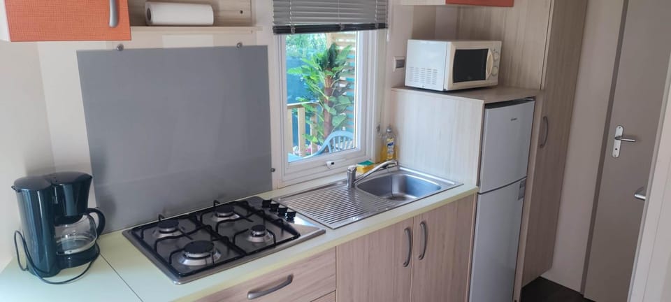 Mobil home 630 camping les Salins de la Gardiole Campground/ 
RV Resort in Occitanie