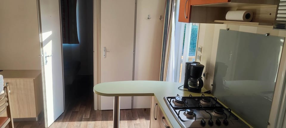 Mobil home 630 camping les Salins de la Gardiole Campground/ 
RV Resort in Occitanie