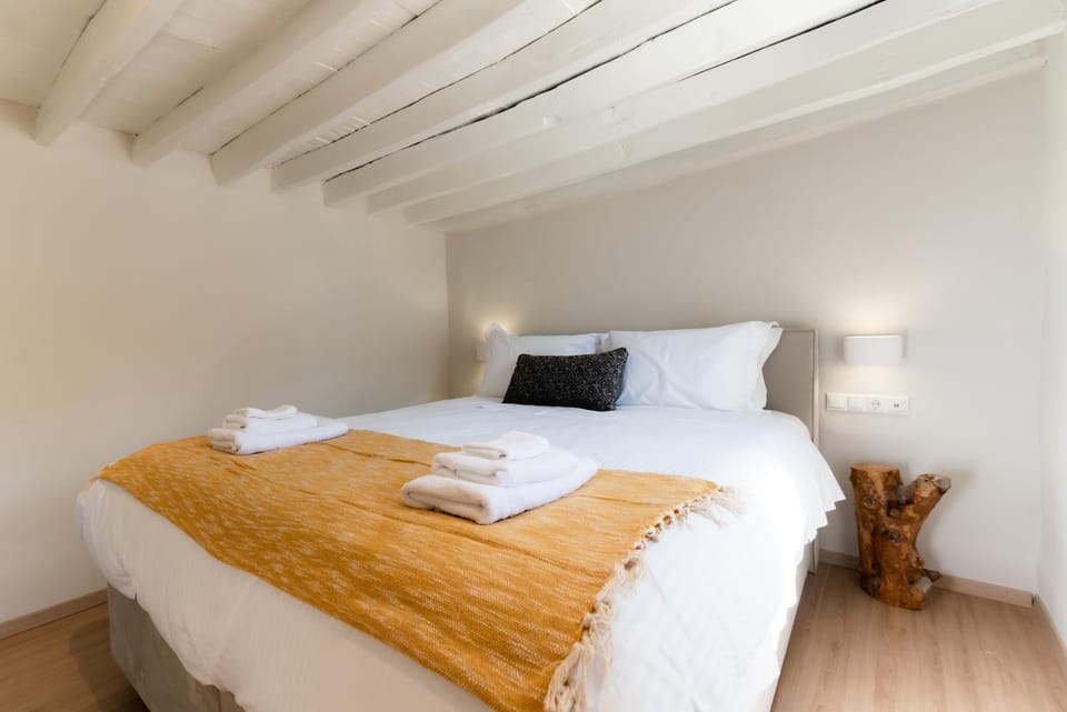 Bed, Bedroom