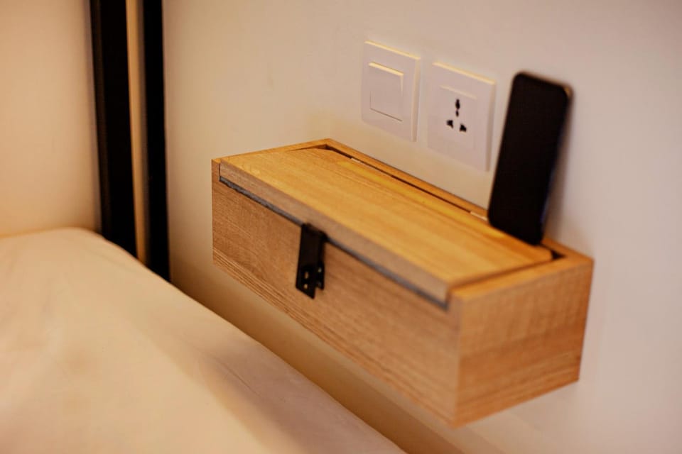 Bed, Bedroom, safe