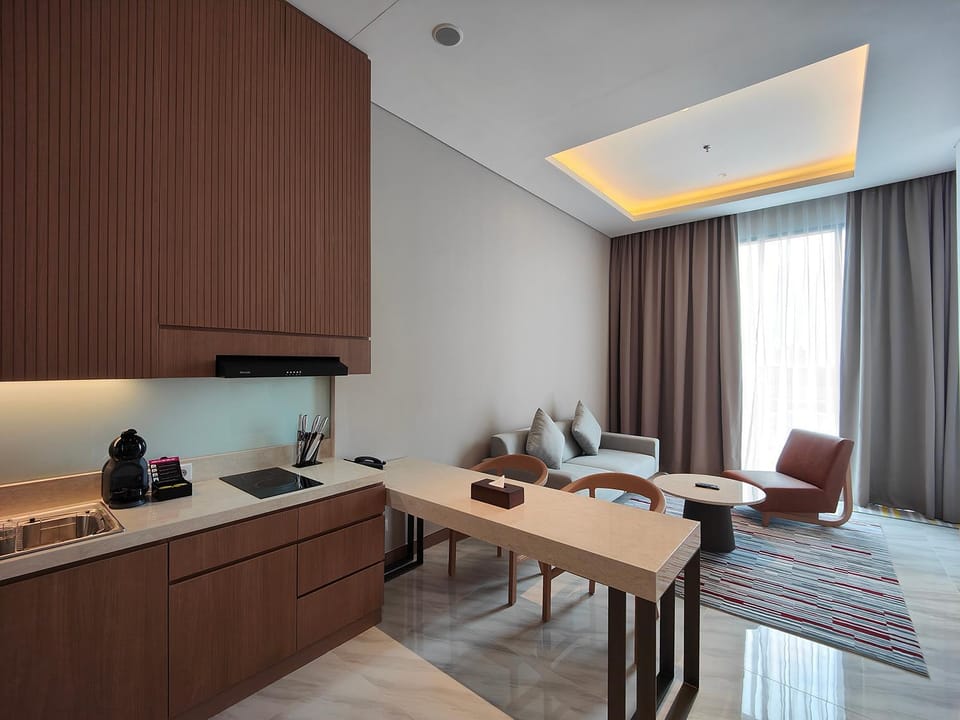 Kitchen or kitchenette, Living room