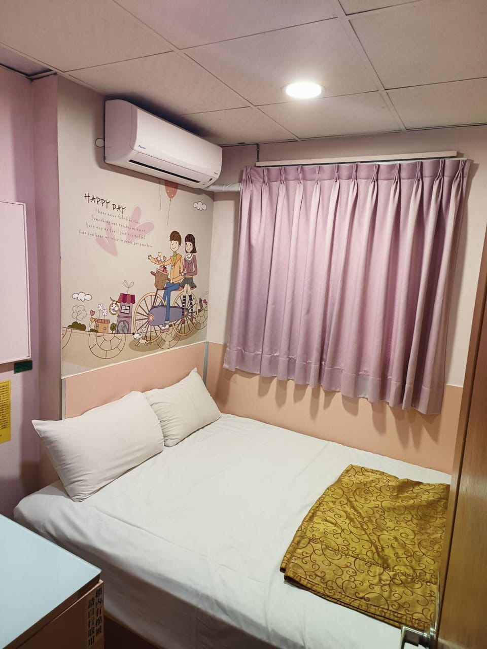 Bed, air conditioner
