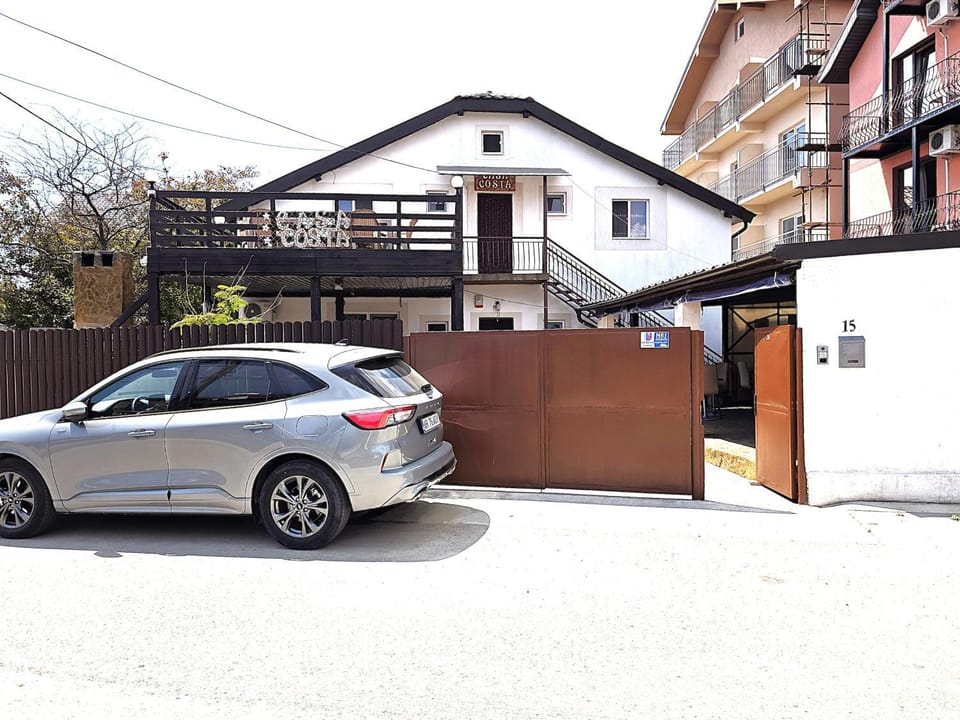 Property building, Facade/entrance, acessibility