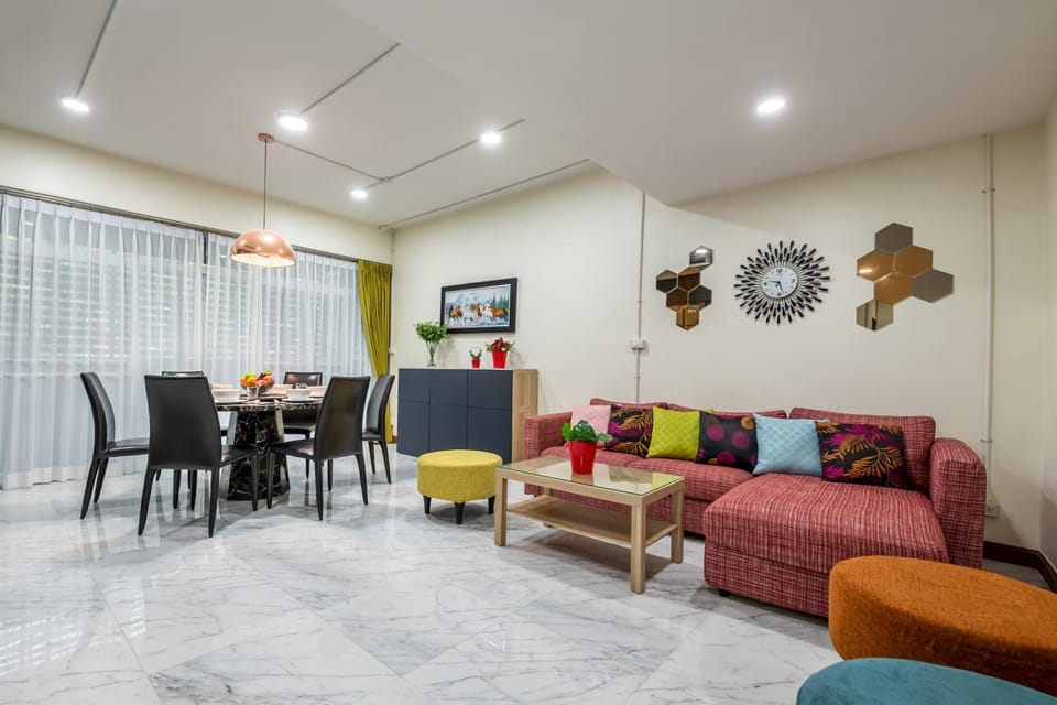 Living room, Seating area, Dining area