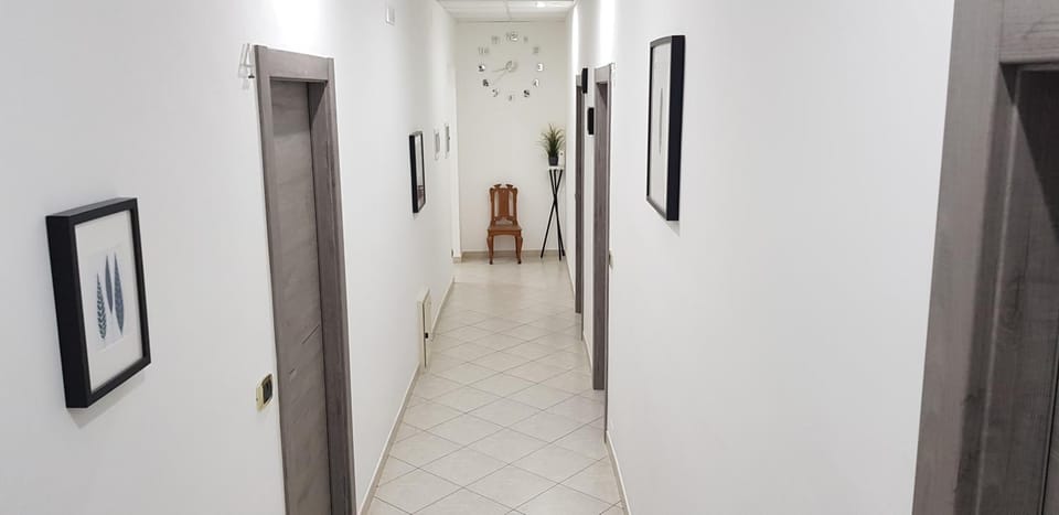 Restaurant/places to eat, Lobby or reception