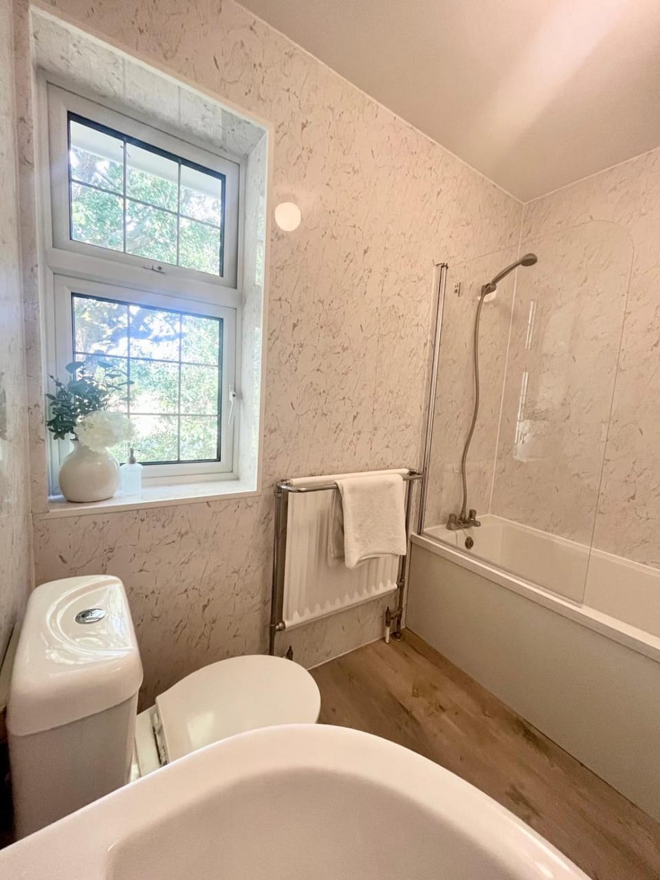 Lovely 2-Bedroom New Forest apartment on a Farm Apartment in New Milton