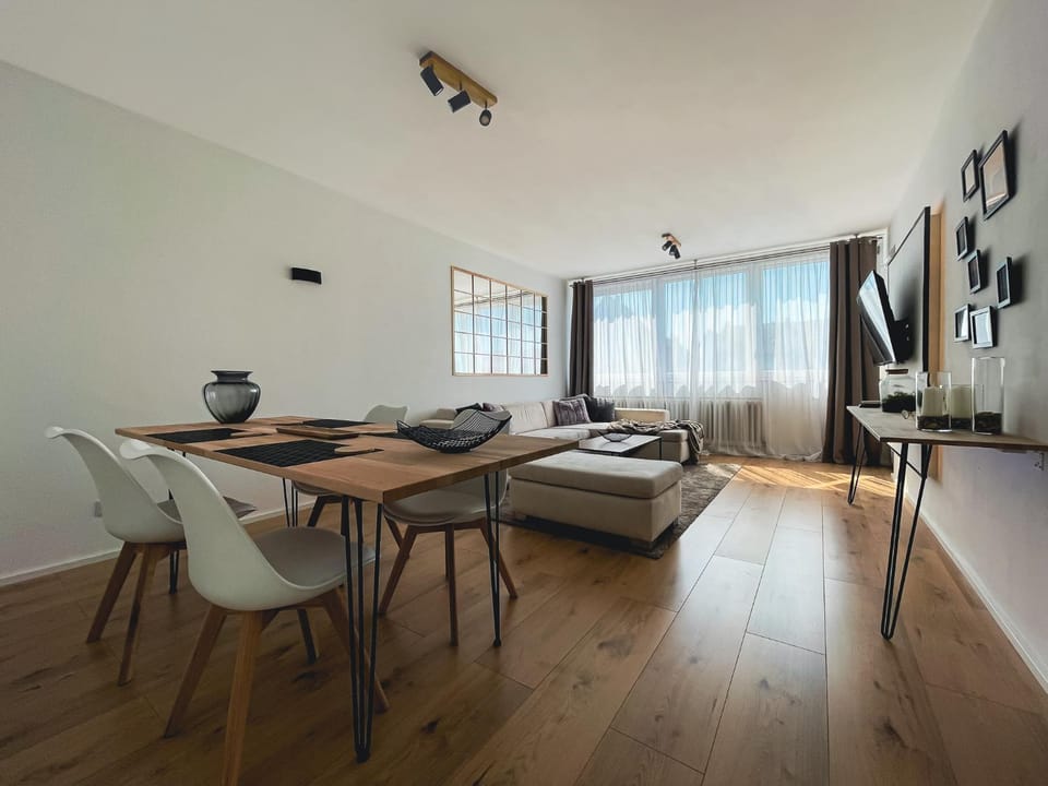 Living room, Seating area, Dining area